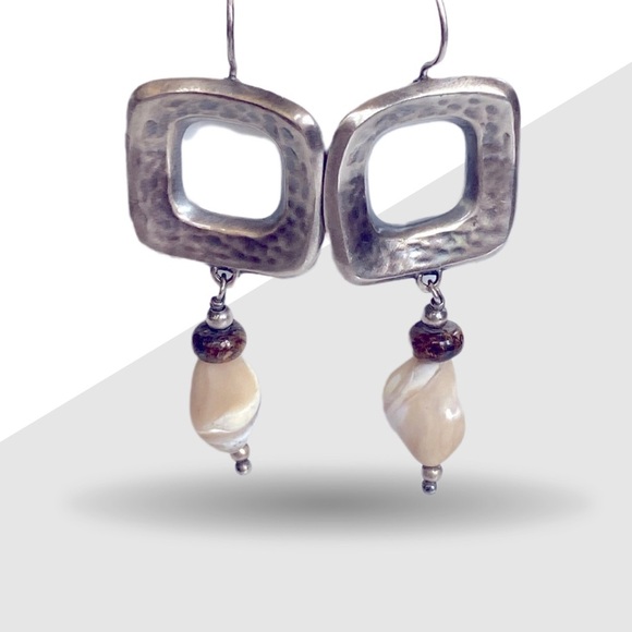 Silpada Elegant Silver and Cream Dangle Earrings W1518 - Picture 2 of 8